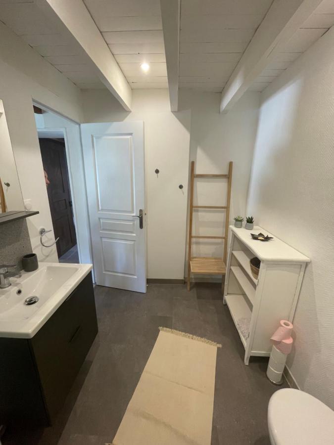 Gite A La Campagne Avec Piscine Biziat Exterior foto