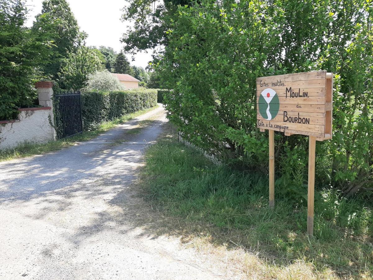 Gite A La Campagne Avec Piscine Biziat Exterior foto