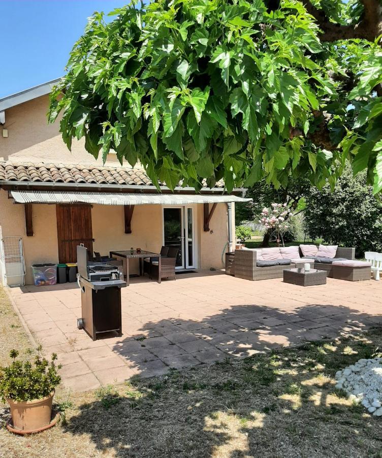 Gite A La Campagne Avec Piscine Biziat Exterior foto